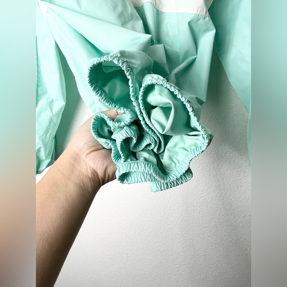 V.S. Pink Hooded windbreaker jacket. 1/2 Zip Close. Active Wear Teal/White. ML - Picture 5 of 12